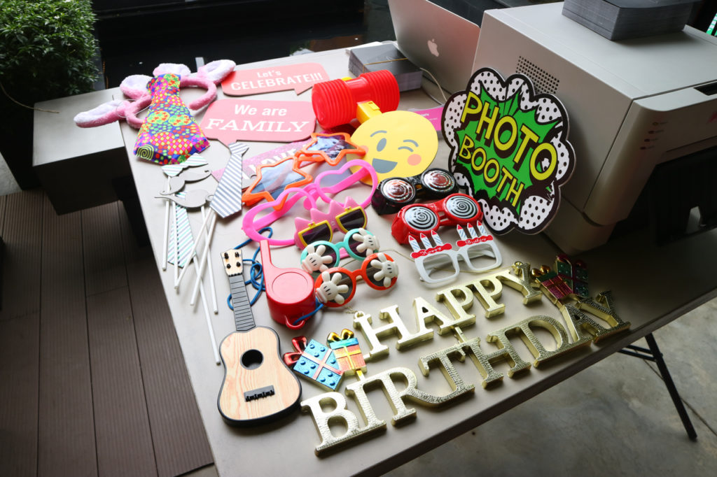 chụp ảnh lấy liền, chụp ảnh lấy ngay, chụp ảnh photobooth, chụp hình lấy liền, chup hinh lay ngay, chup hinh photobooth, in ảnh lấy liền, in hình lấy liền, printaphy,photobooth vietnam, tổ chức sinh nhật, tổ chức tiệc, tổ chức lẽ hội