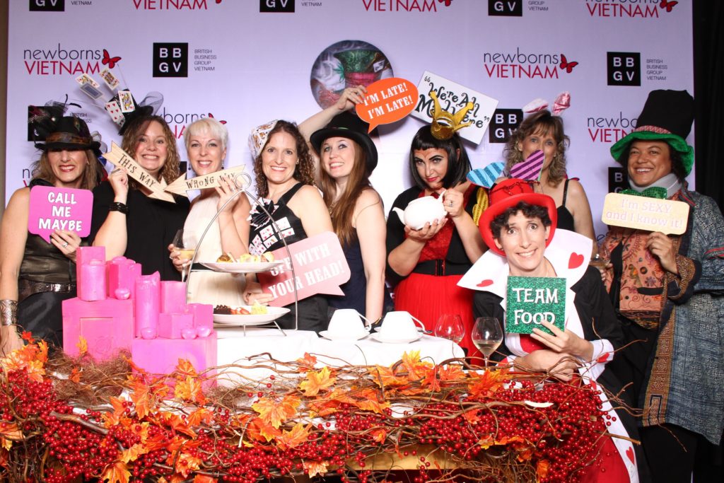 chụp ảnh lấy liền, chụp ảnh lấy ngay, chụp ảnh photobooth, chụp hình lấy liền, chup hinh lay ngay, chup hinh photobooth, in ảnh lấy liền, in hình lấy liền, printaphy,photobooth vietnam, tổ chức sinh nhật, tổ chức tiệc, tổ chức lễ hội, tổ chức prom, tiệc công ty, photo booth, instant print vietnam, tổ chức tiệc công ty, ý tưởng tổ chức tiệc