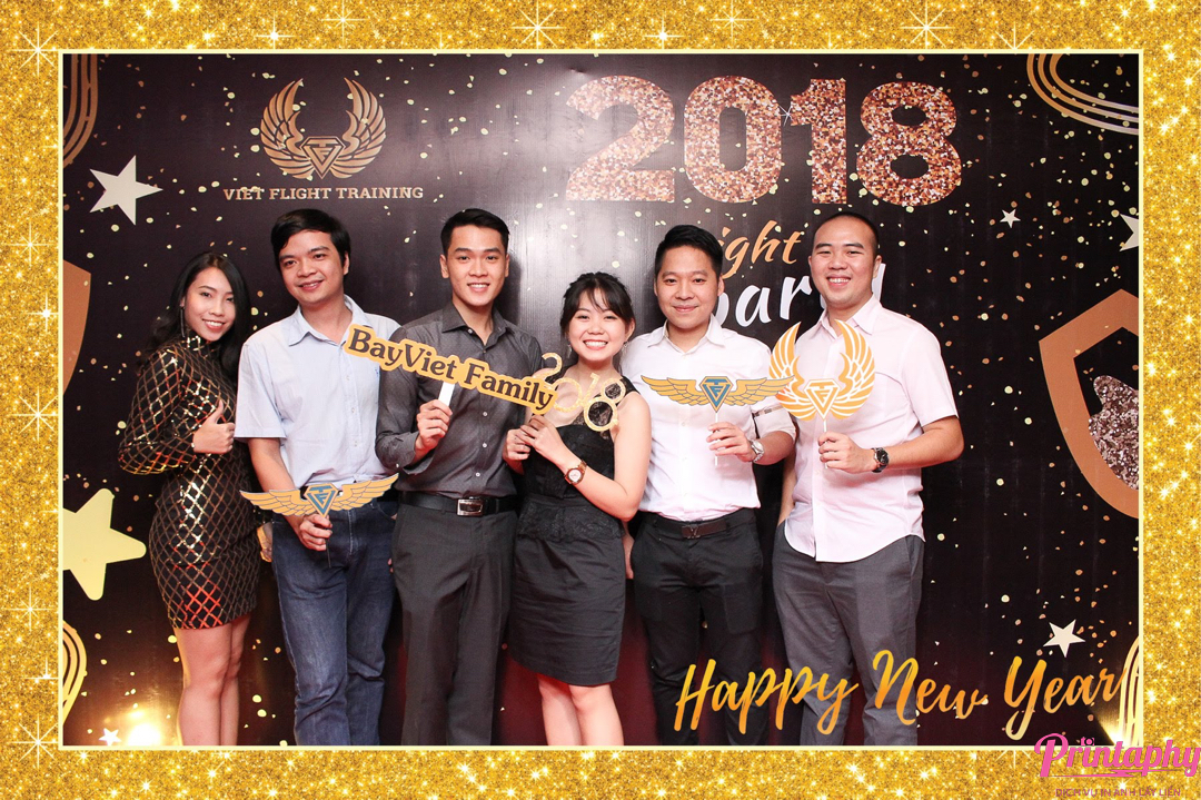 Tổ chức tiệc cuối năm, tổ chức tiệc tất niên với dịch vụ chụp ảnh Printaphy Photobooth