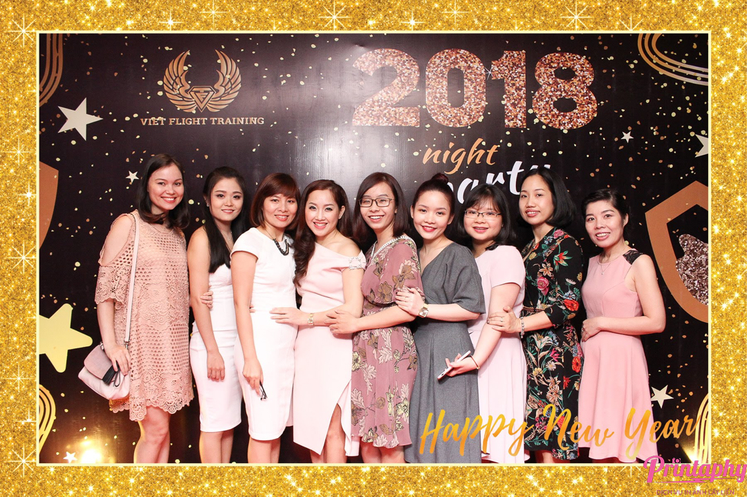 Tổ chức tiệc cuối năm, tổ chức tiệc tất niên với dịch vụ chụp ảnh Printaphy Photobooth