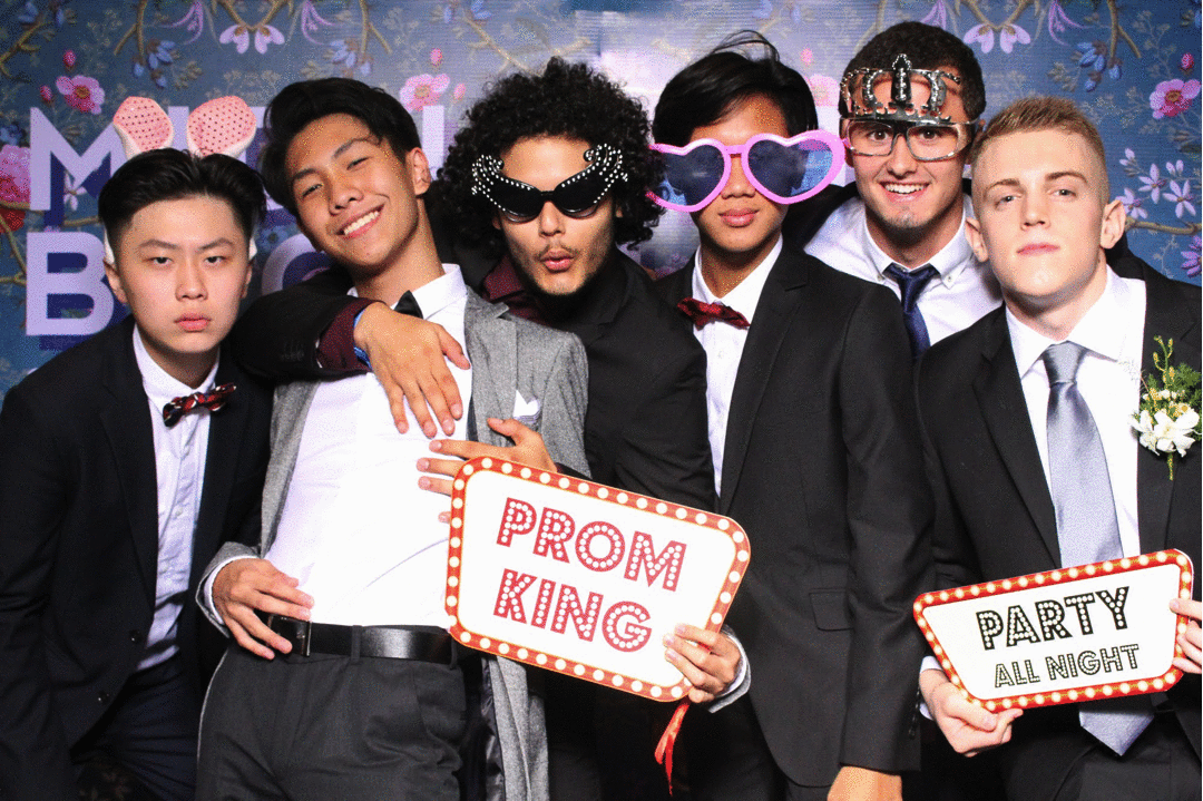 Event ISHCMC Prom 2018 GIF2