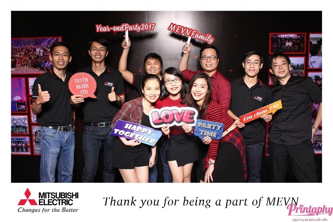 Tổ chức tiệc cuối năm, tổ chức tiệc tất niên với dịch vụ chụp ảnh Printaphy Photobooth