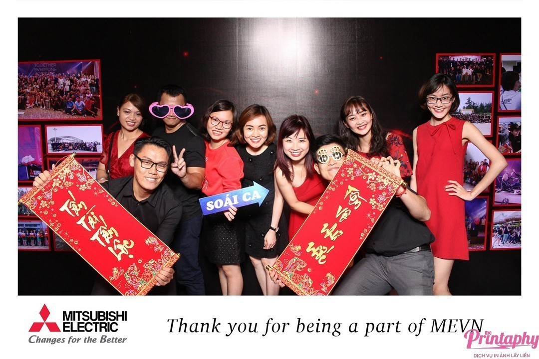 Tổ chức tiệc cuối năm, tổ chức tiệc tất niên với dịch vụ chụp ảnh Printaphy Photobooth