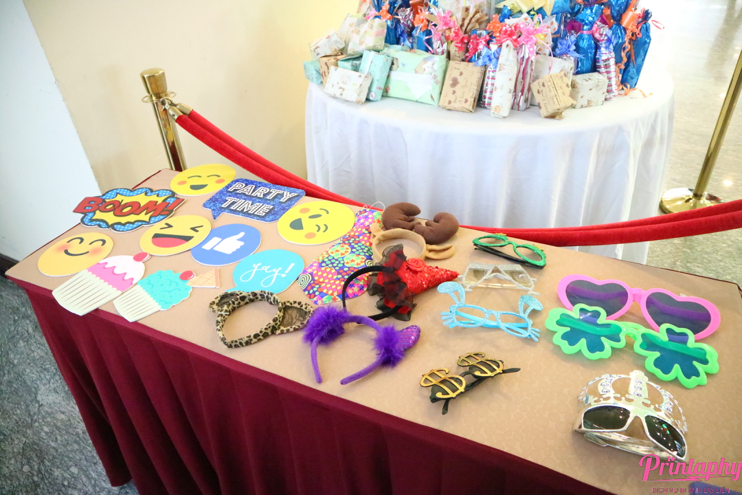 Tổ chức triển lãm và hội chợ với dịch vụ in ảnh lấy liền Printaphy Photobooth