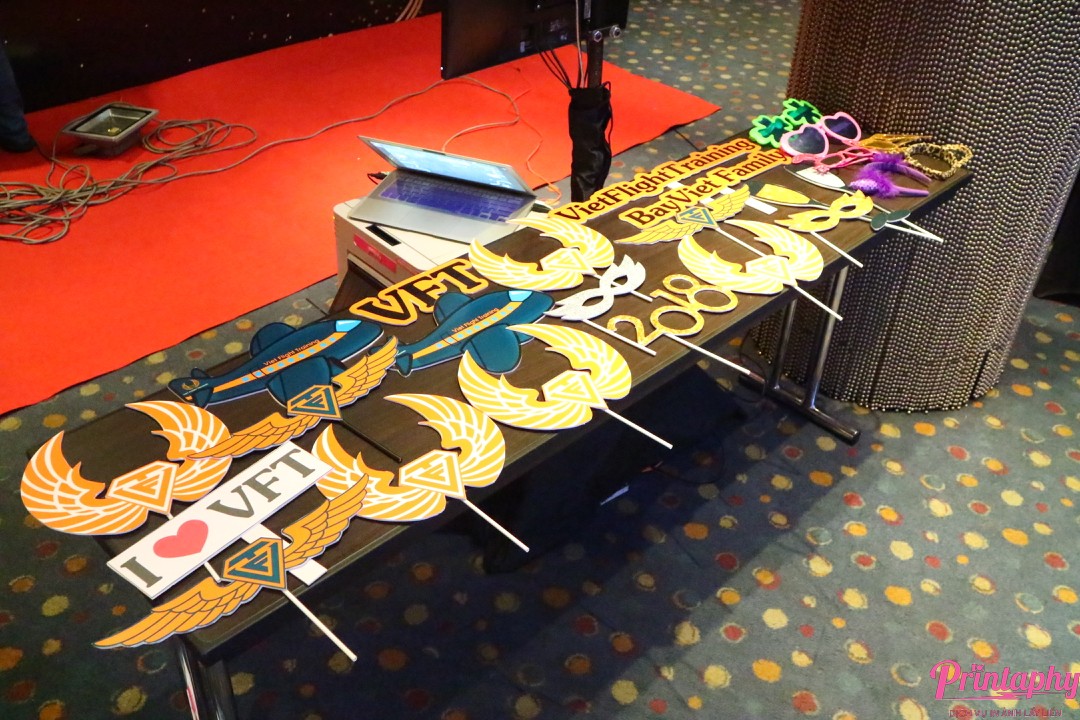 Tổ chức tiệc cuối năm, tổ chức tiệc tất niên với dịch vụ chụp ảnh Printaphy Photobooth