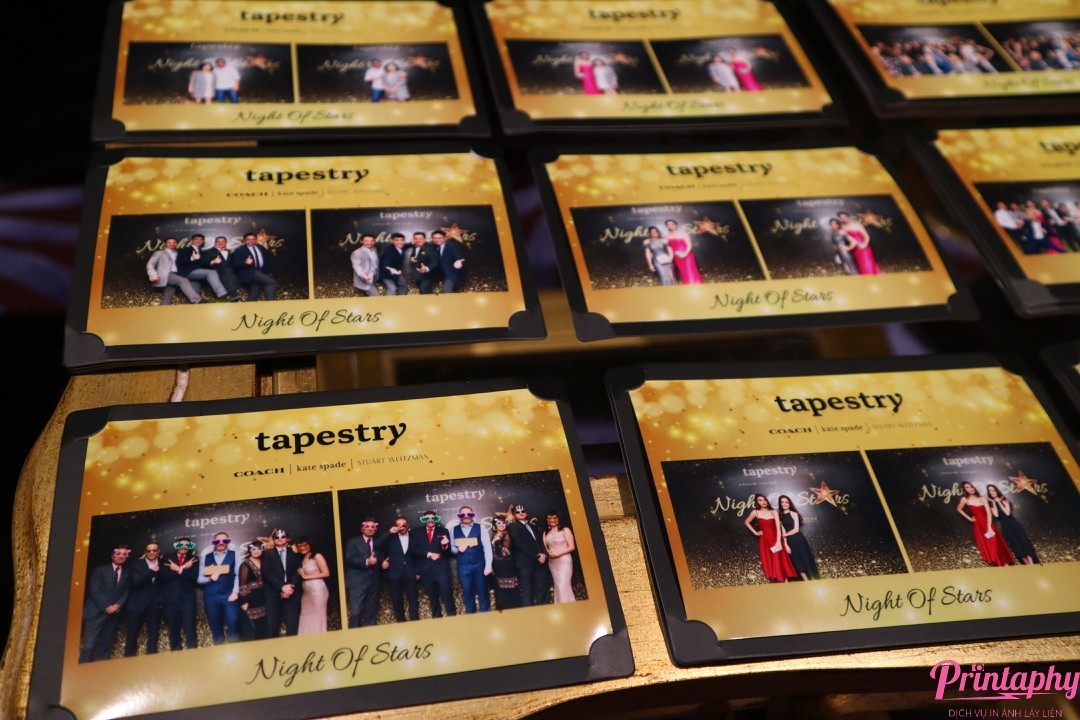 Tổ chức tiệc cuối năm, tổ chức tiệc tất niên với dịch vụ chụp ảnh Printaphy Photobooth