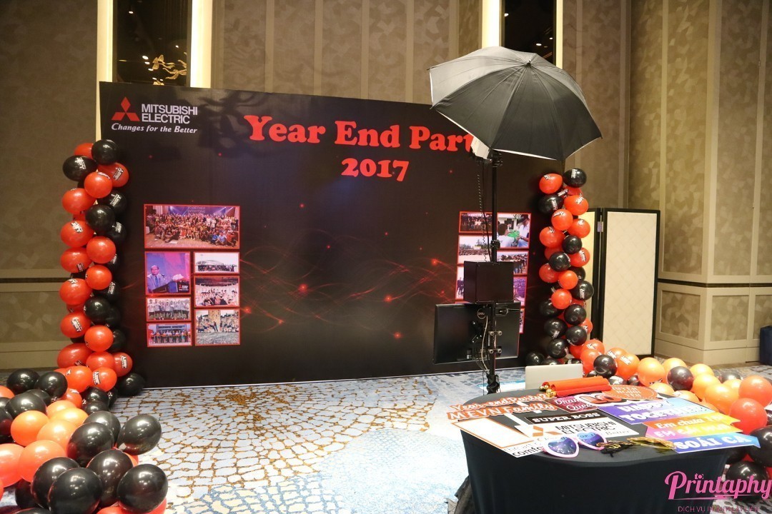 Tổ chức tiệc cuối năm, tổ chức tiệc tất niên với dịch vụ chụp ảnh Printaphy Photobooth